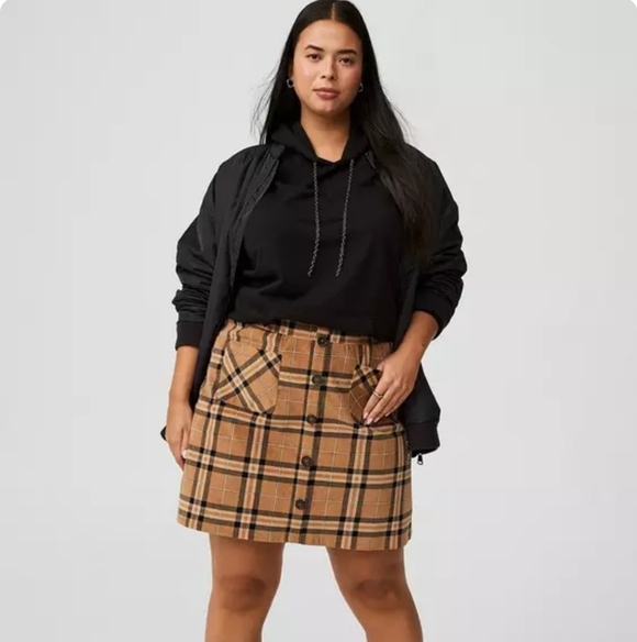 🍁🍂NWOT TORRID 2X Mini Corduroy Button-Front Skirt - Picture 1 of 9